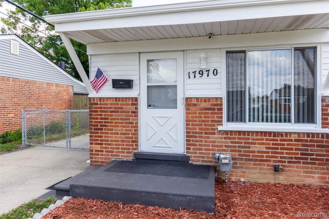 17970 S Wind Drive, Fraser, MI 48026