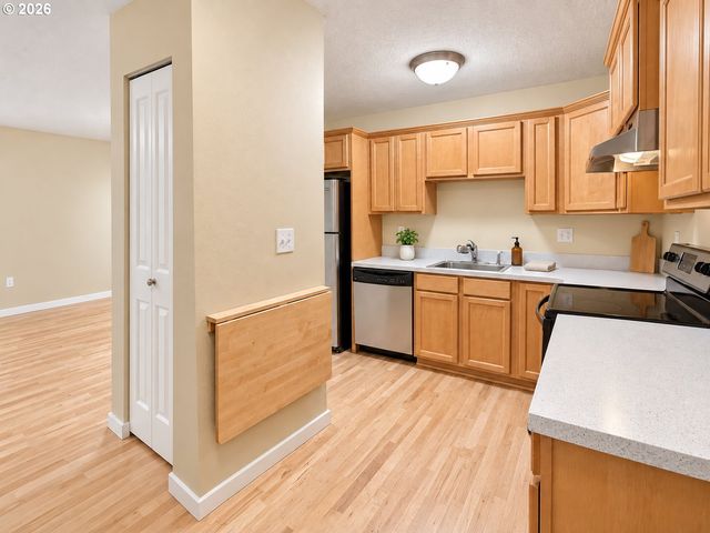 13320 Sw ALLEN Blvd 208, Beaverton, OR 97005
