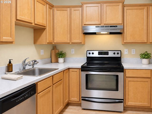 13320 Sw ALLEN Blvd 208, Beaverton, OR 97005