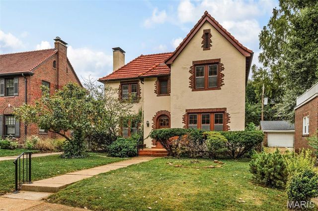 7570 Stanford Avenue, University City, MO 63130
