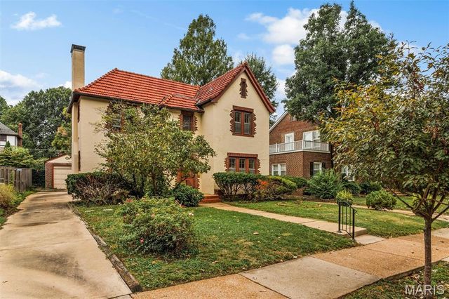 7570 Stanford Avenue, University City, MO 63130
