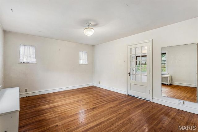 7570 Stanford Avenue, University City, MO 63130