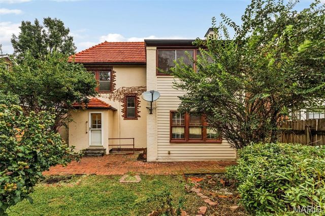 7570 Stanford Avenue, University City, MO 63130
