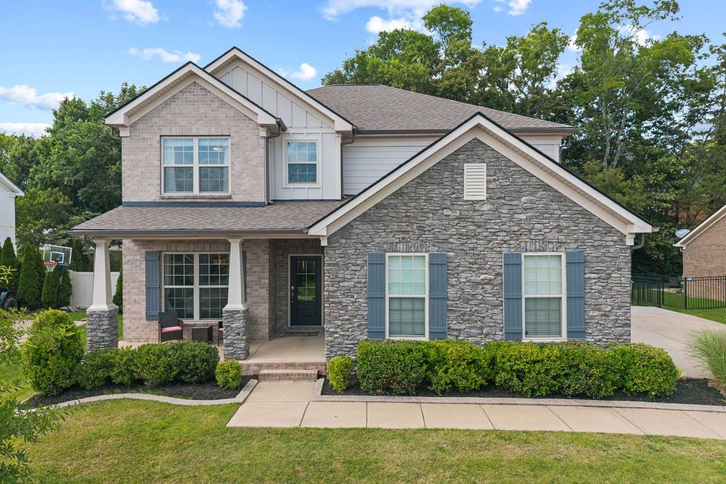 1028 Maleventum Way, Spring Hill, TN 37174