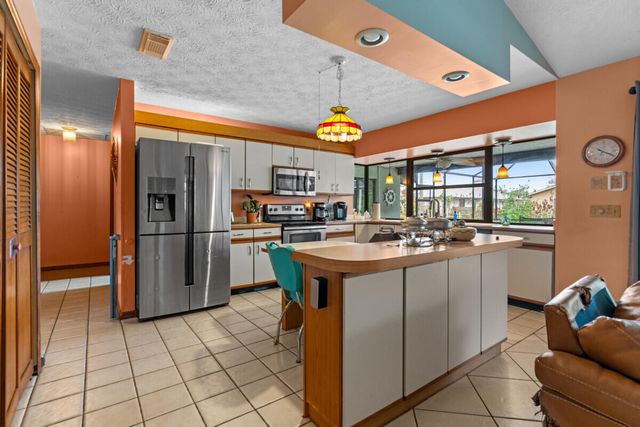 1119 SE Cambridge Drive, Port St. Lucie, Port St Lucie, FL 34952