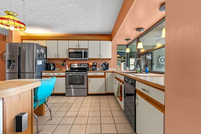 1119 SE Cambridge Drive, Port St. Lucie, Port St Lucie, FL 34952