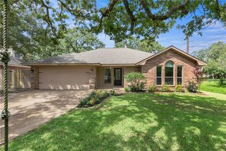 2800 Rayado Court N, College Station, TX 77845