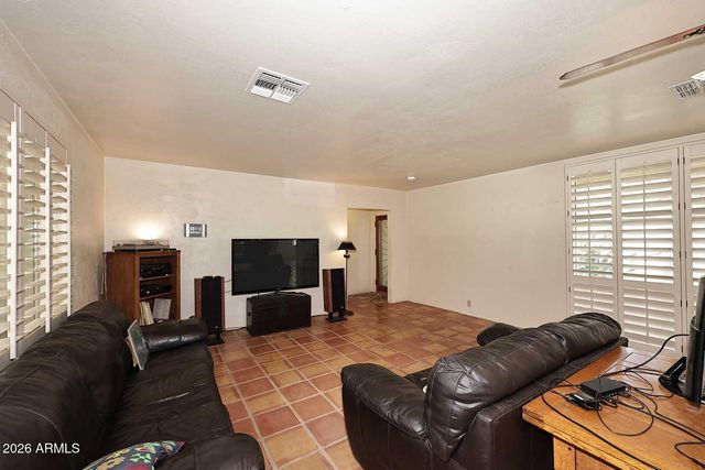 8104 N 8TH Avenue, Phoenix, AZ 85021
