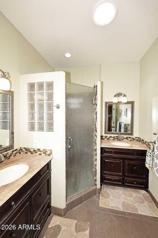 8104 N 8TH Avenue, Phoenix, AZ 85021
