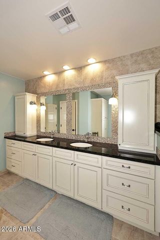 8104 N 8TH Avenue, Phoenix, AZ 85021