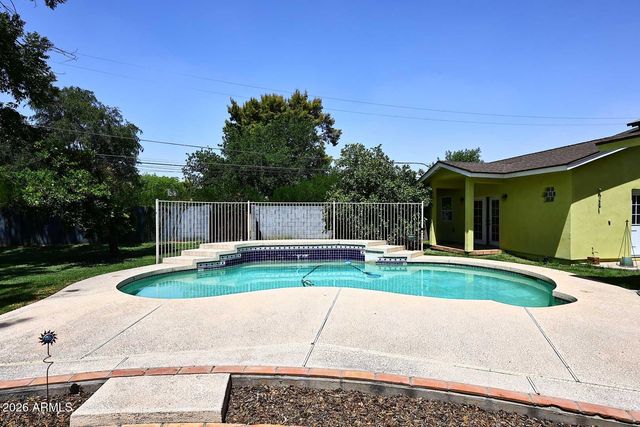 8104 N 8TH Avenue, Phoenix, AZ 85021