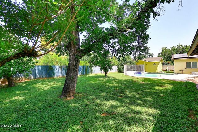 8104 N 8TH Avenue, Phoenix, AZ 85021