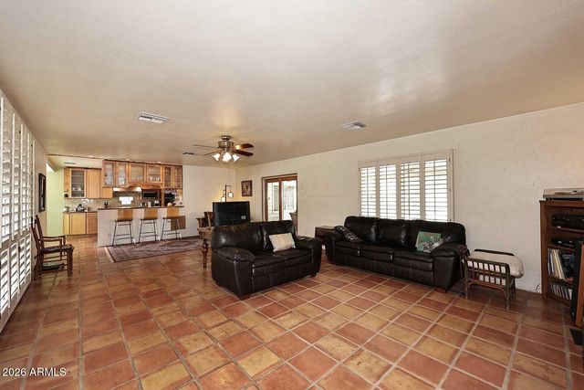 8104 N 8TH Avenue, Phoenix, AZ 85021