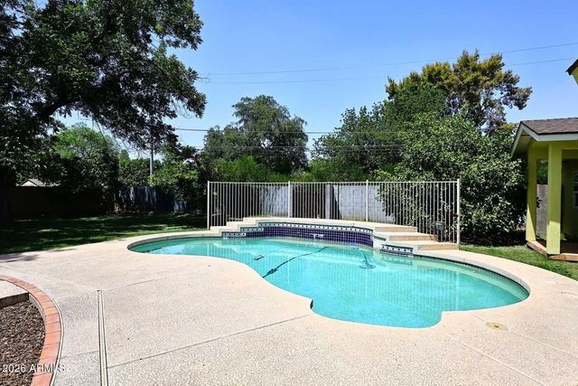 8104 N 8TH Avenue, Phoenix, AZ 85021