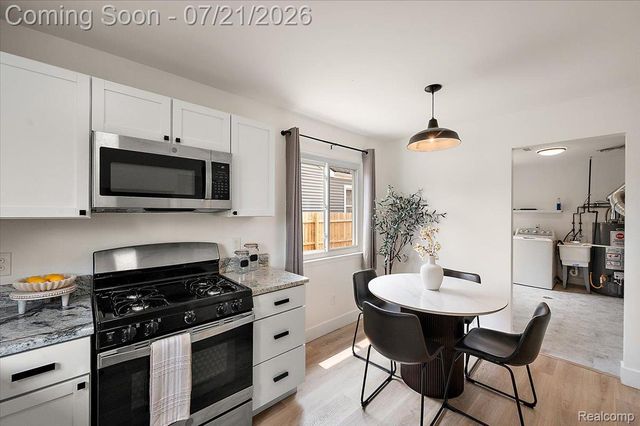 26585 Barrington Street, Madison Heights, MI 48071