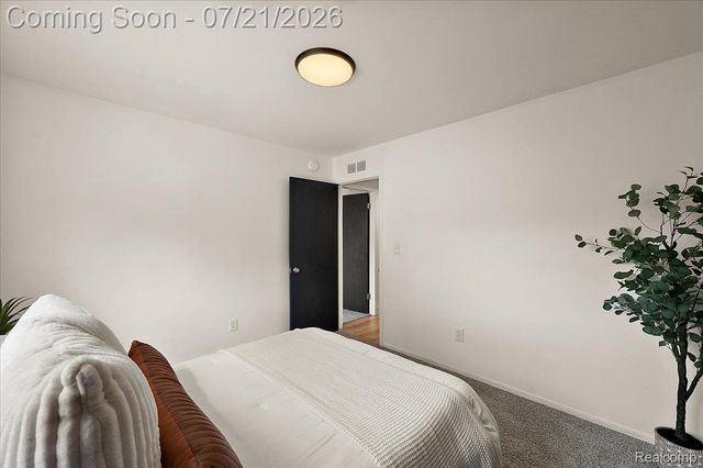 26585 Barrington Street, Madison Heights, MI 48071