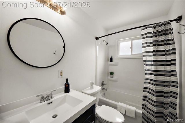 26585 Barrington Street, Madison Heights, MI 48071