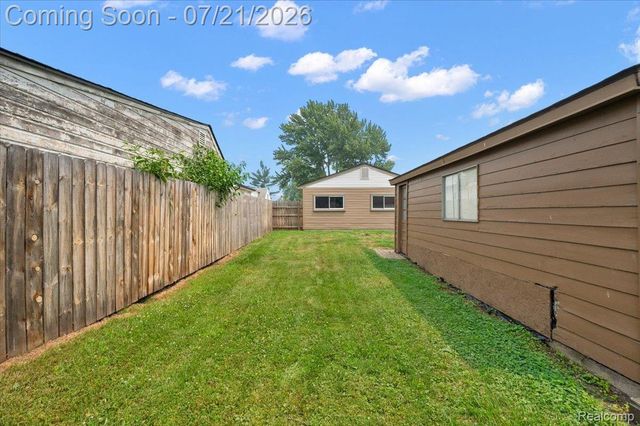 26585 Barrington Street, Madison Heights, MI 48071