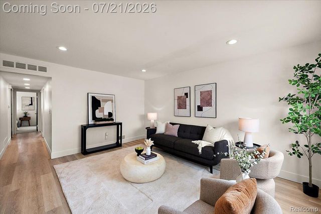 26585 Barrington Street, Madison Heights, MI 48071