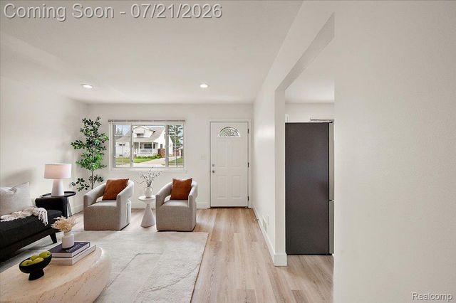 26585 Barrington Street, Madison Heights, MI 48071