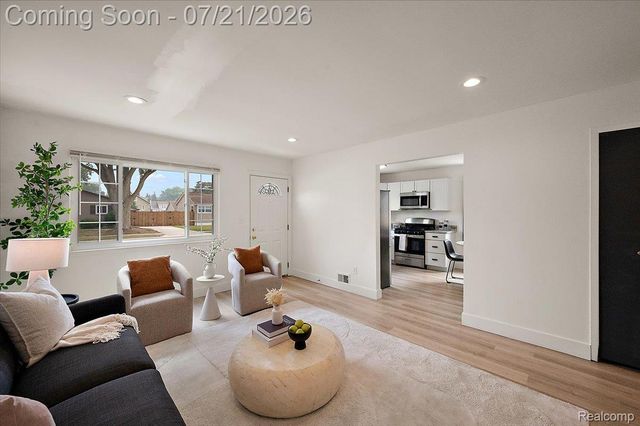 26585 Barrington Street, Madison Heights, MI 48071