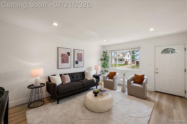 26585 Barrington Street, Madison Heights, MI 48071