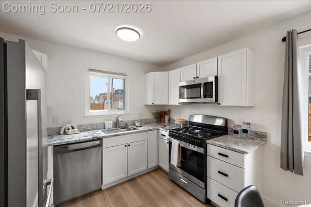 26585 Barrington Street, Madison Heights, MI 48071