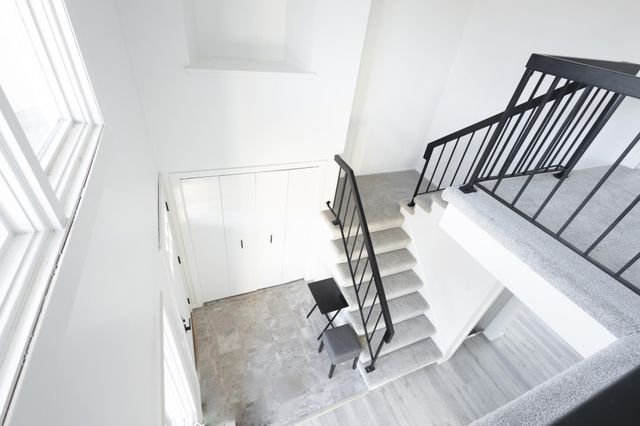 419 County Road C W, Roseville, MN 55113