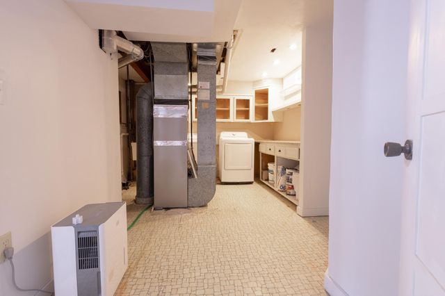 419 County Road C W, Roseville, MN 55113