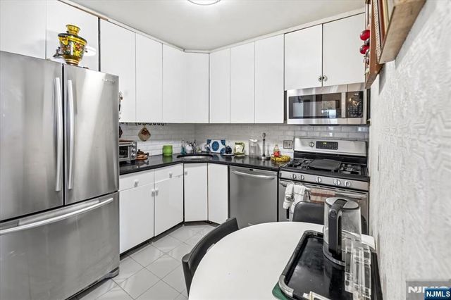 2000 Linwood Avenue 6C, Fort Lee, NJ 07024