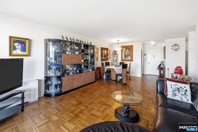 2000 Linwood Avenue 6C, Fort Lee, NJ 07024