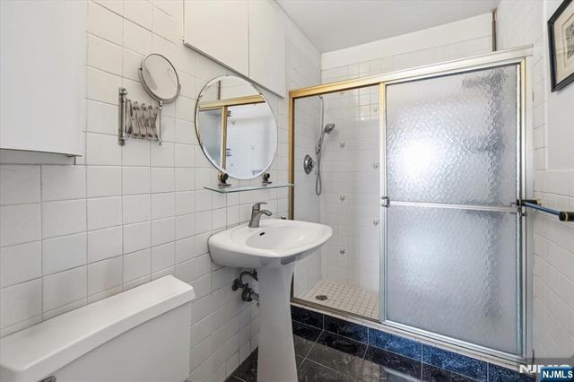 2000 Linwood Avenue 6C, Fort Lee, NJ 07024