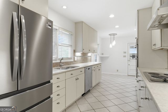 955 Vistavia Circle, Decatur, GA 30033