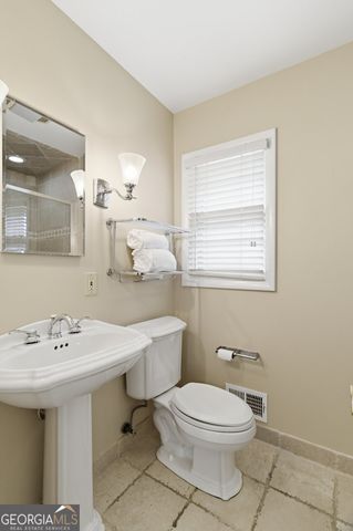 955 Vistavia Circle, Decatur, GA 30033