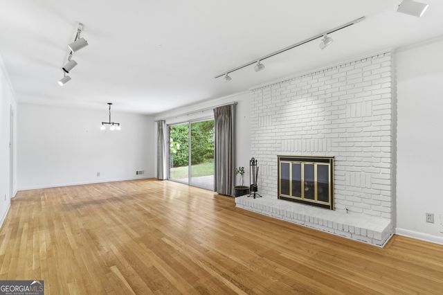 955 Vistavia Circle, Decatur, GA 30033