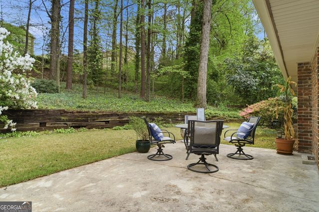 955 Vistavia Circle, Decatur, GA 30033