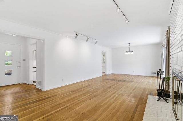 955 Vistavia Circle, Decatur, GA 30033