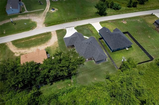 595 Kontiki Drive, Tool, TX 75143