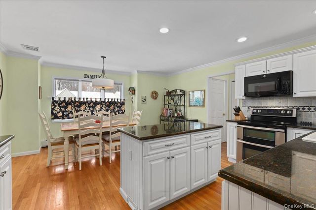 54 Driftwood, Somers, NY 10589