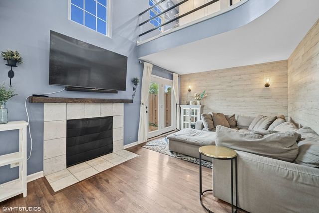 627 Ascot Lane, Streamwood, IL 60107