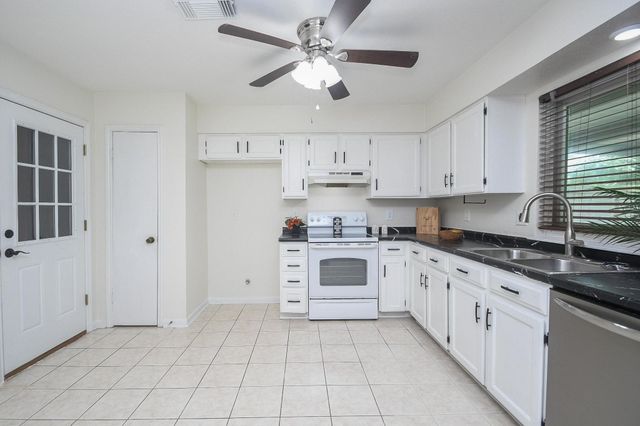 1215 Pinecroft Drive, Sugar Land, TX 77498