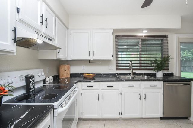 1215 Pinecroft Drive, Sugar Land, TX 77498