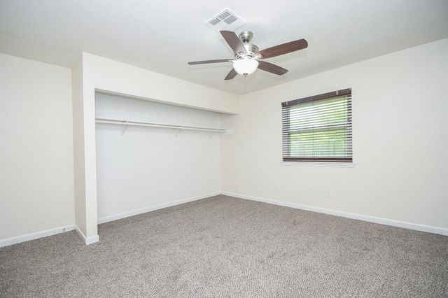 1215 Pinecroft Drive, Sugar Land, TX 77498