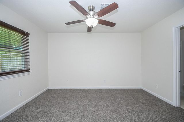 1215 Pinecroft Drive, Sugar Land, TX 77498