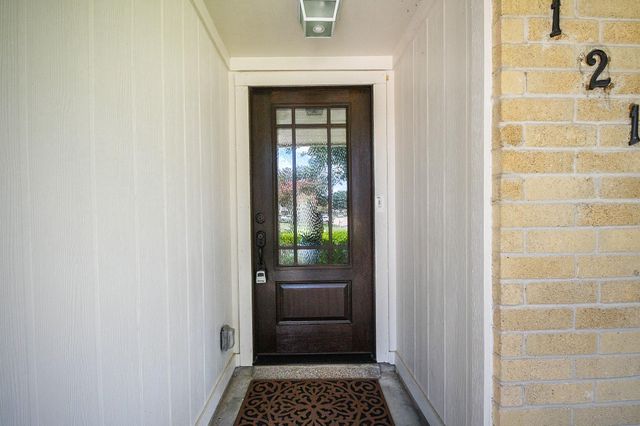 1215 Pinecroft Drive, Sugar Land, TX 77498