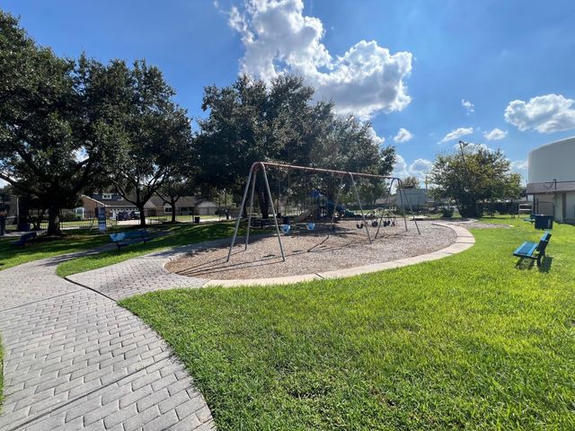 1215 Pinecroft Drive, Sugar Land, TX 77498