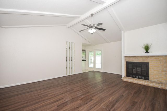 1215 Pinecroft Drive, Sugar Land, TX 77498