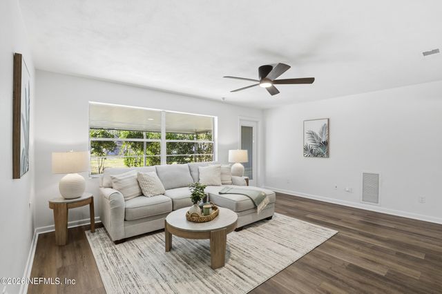 311 SW 4TH Street, Trenton, FL 32693