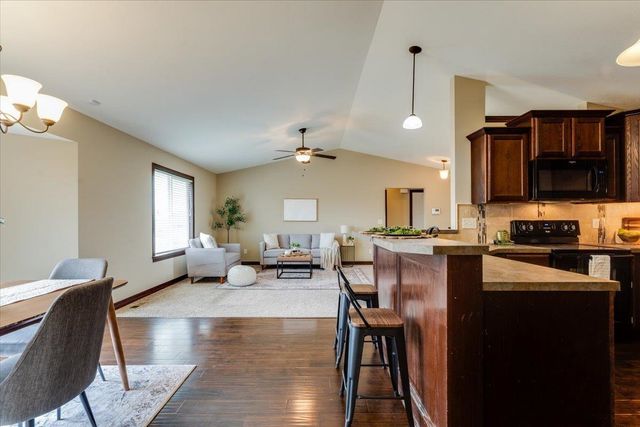 2214 S Limuel Ct, Wichita, KS 67235