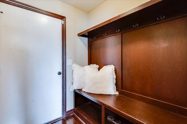 2214 S Limuel Ct, Wichita, KS 67235